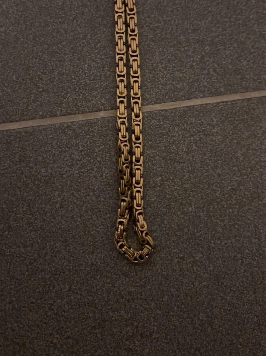 Guldfärgad kedja  - 2