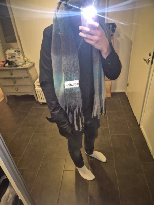 Gray Acne studios scarf - As good as new Acne studios scarf. Colour: gray. Good for the cold winter.