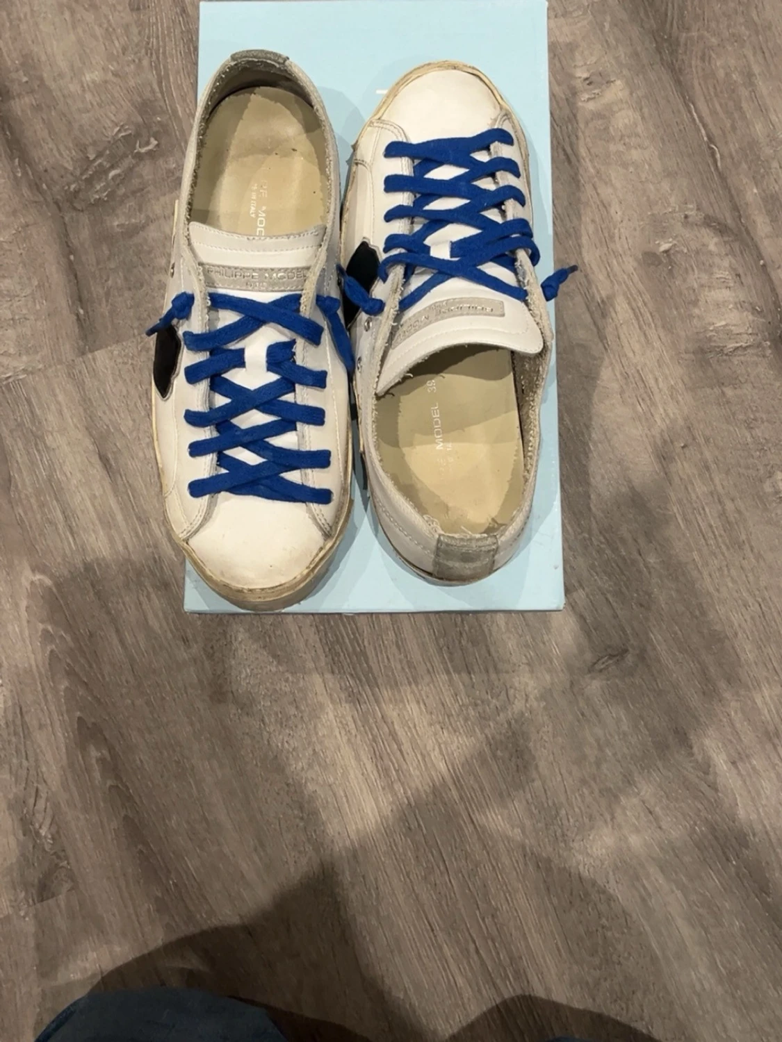 Philippe Model vita sneakers med blå snören - 2