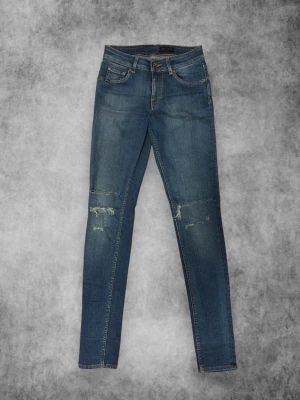 Tiger of Sweden Jeans - Stilrena jeans ifrån Tiger of Sweden - Skick: 8/10 - Storlek: W29 L32 - Nypris: 1499kr - Mitt pris: 279kr - DM vid frågor & funderingar! 🙌🏻