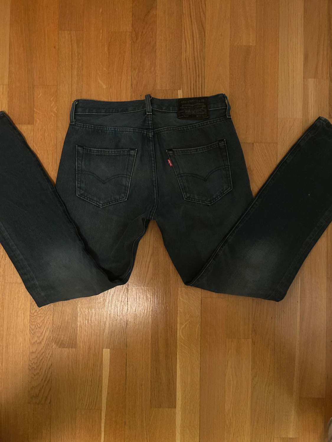 Levi's 501 mörkgrå jeans straight fit