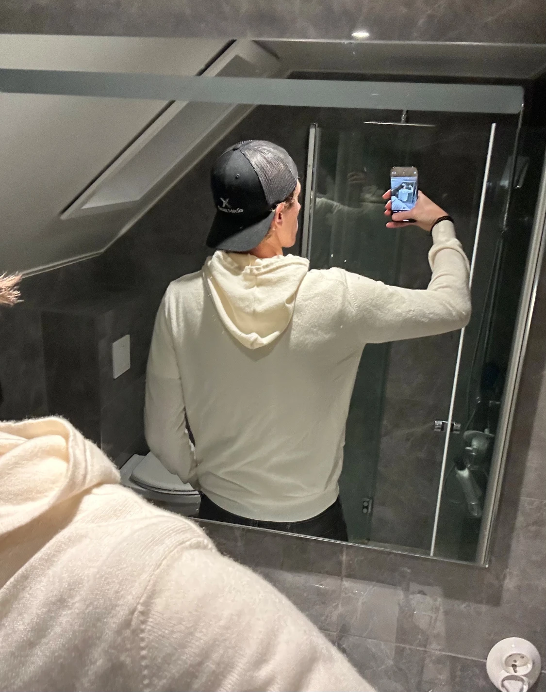 Beige kashmir hoodie Oscar Jacobsson  - 2