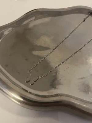 Edblad halsband - Fjärilhalsband🦋