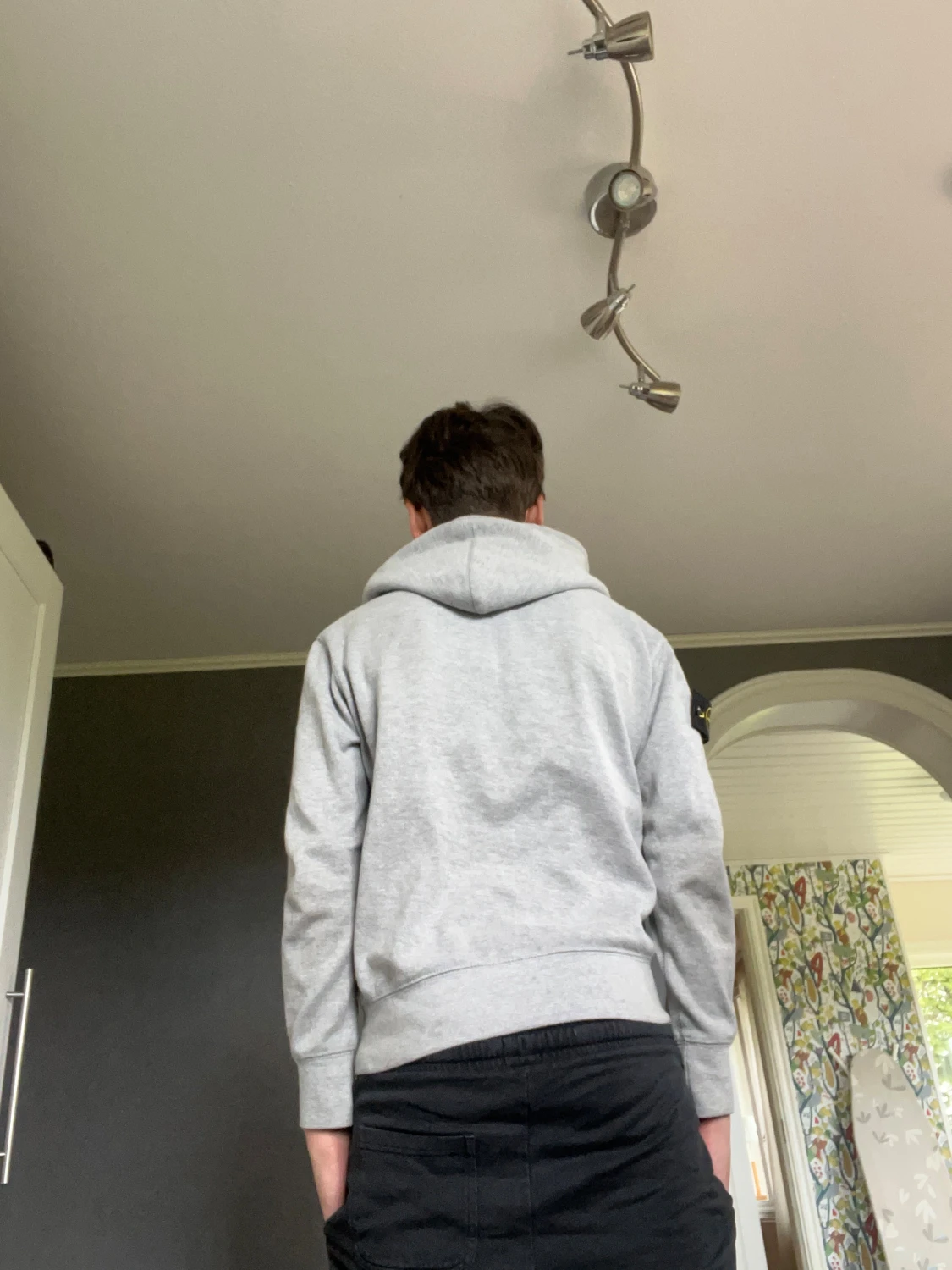 Grå hoodie från Stone Island - 1