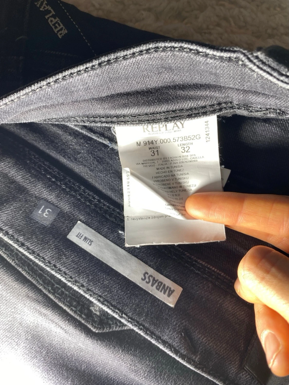 Svarta Replay Anbass jeans - 4