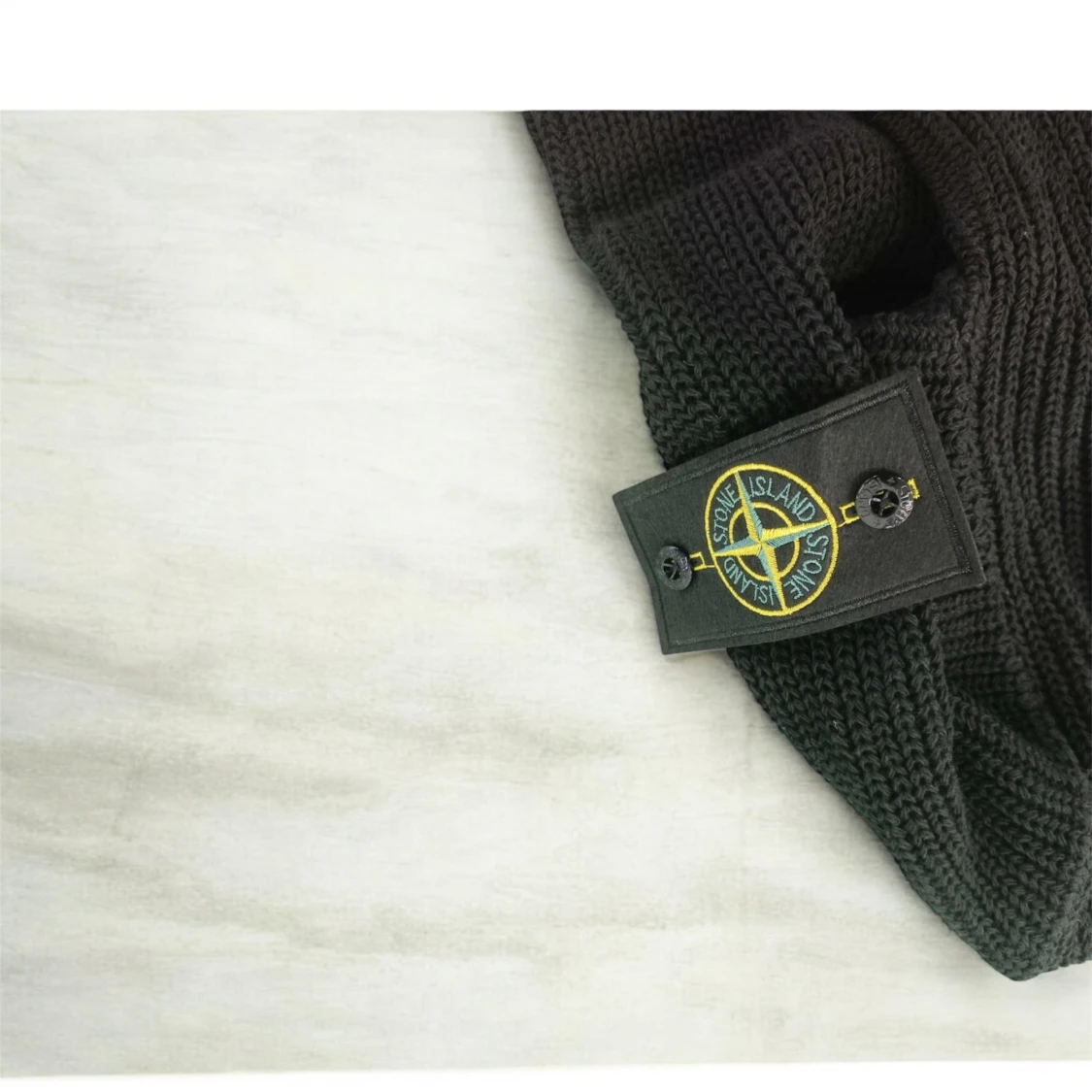 Svart stickad tröja  - 3