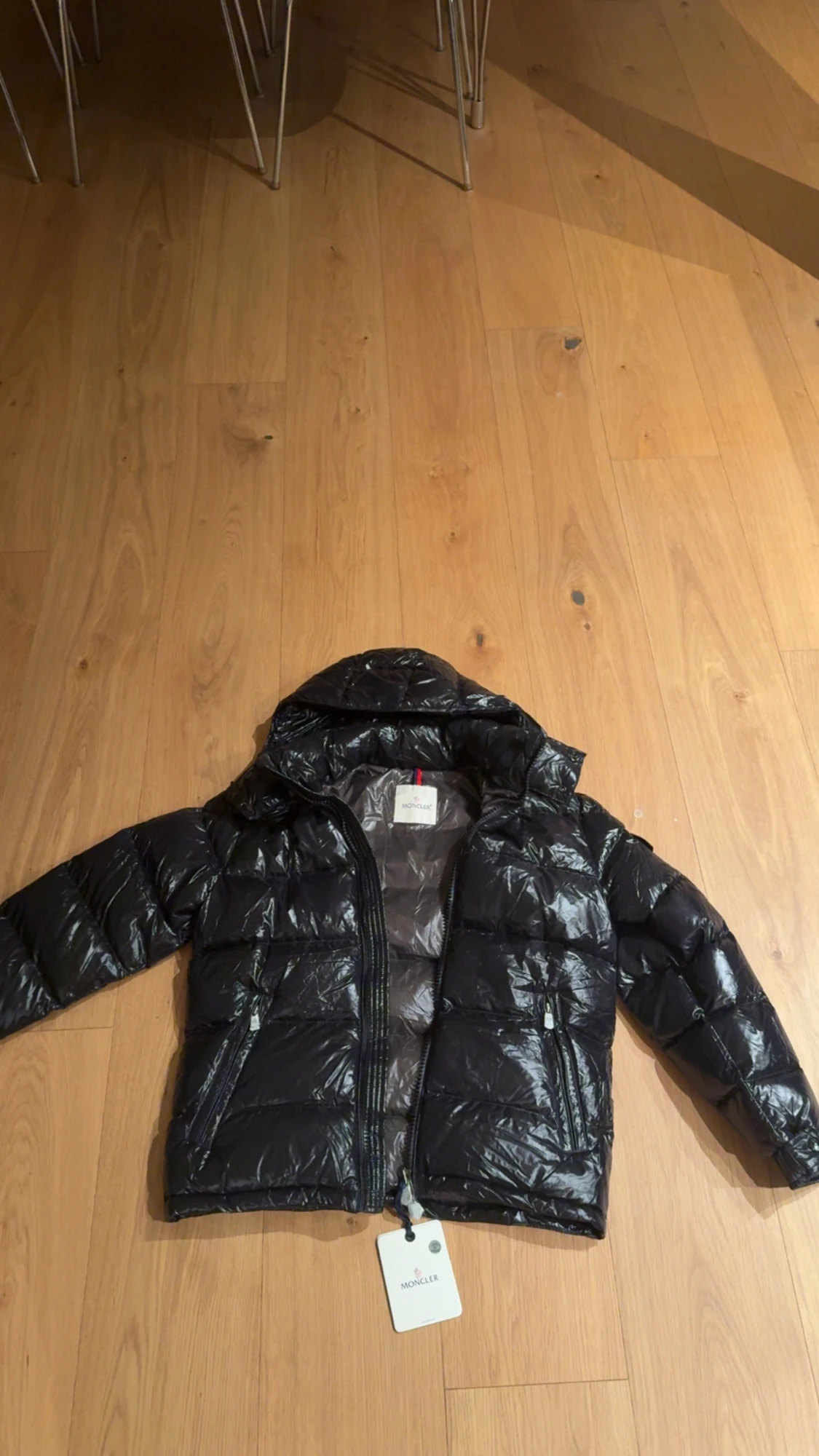 Svart Moncler maya 
