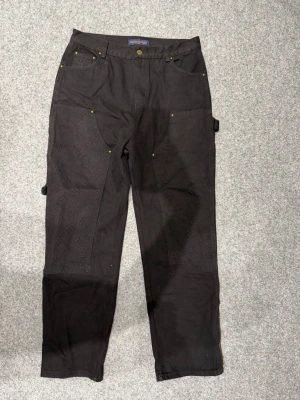 Louis Vuitton  - Louis Vuitton black carpenter jeans. Size L. Bought on Vinted with item verification, jeans were authenticated and its real. Receipt DM