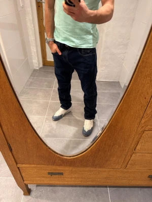 Replay jeans  - Ett par snygga byxor från Replay i storlek W34 L32 i modellen Anbbas 