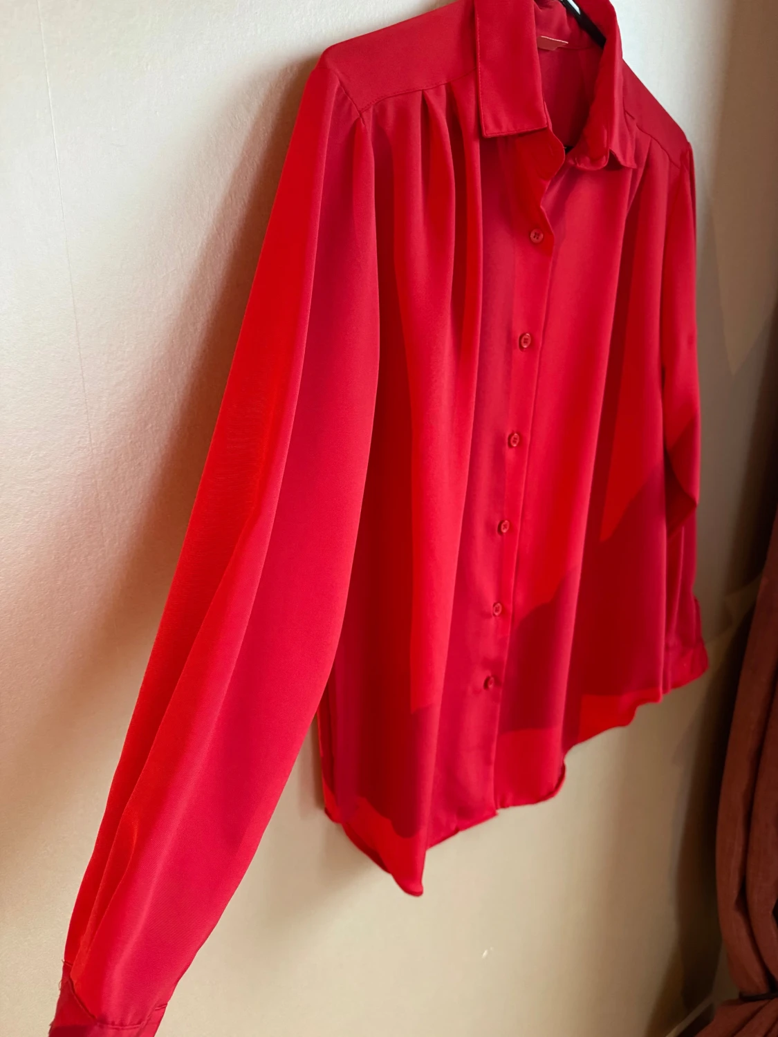 Härligt (jul)röd långärmad skjorta - 6