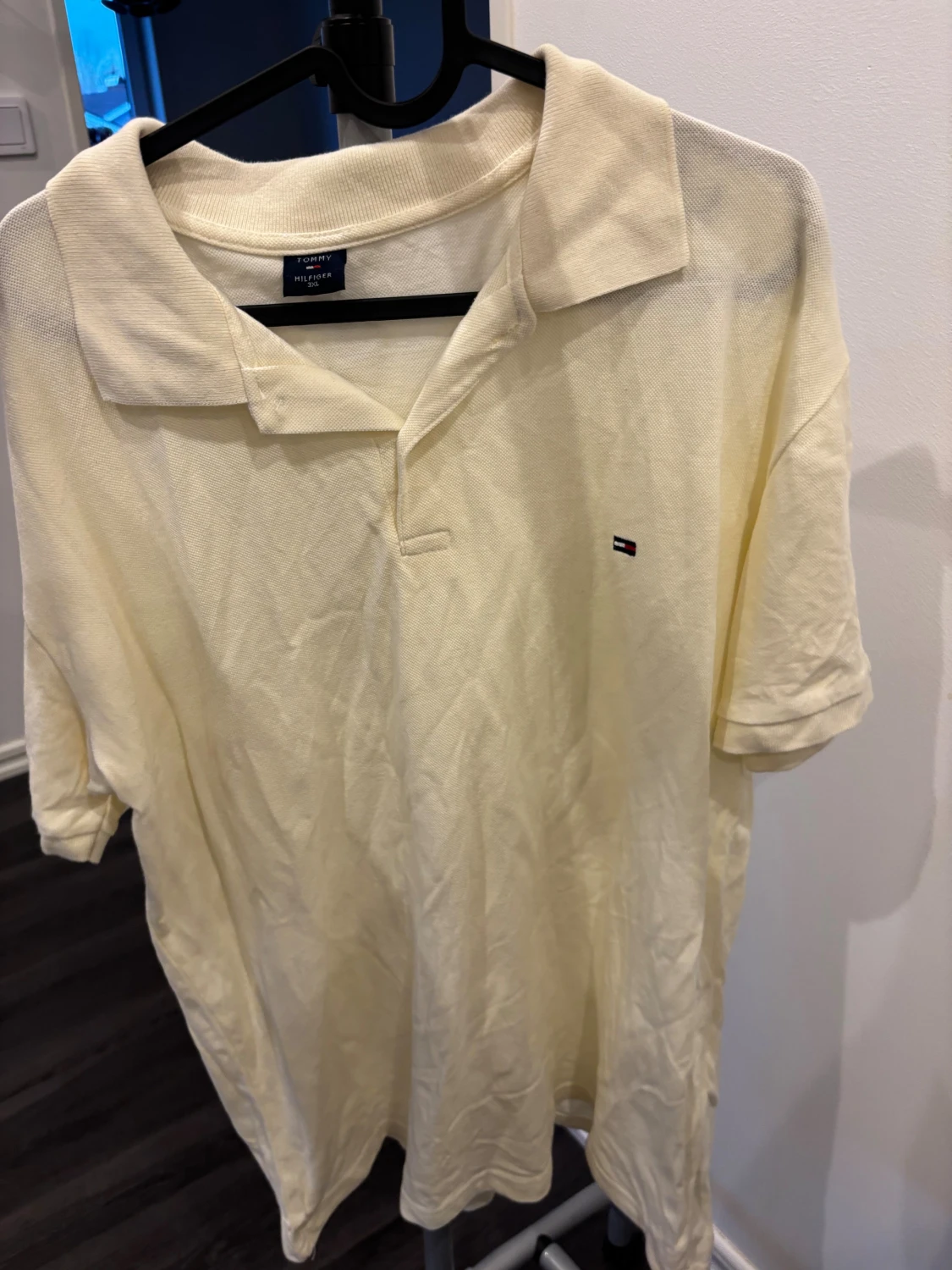 Beige piké från Tommy Hilfiger