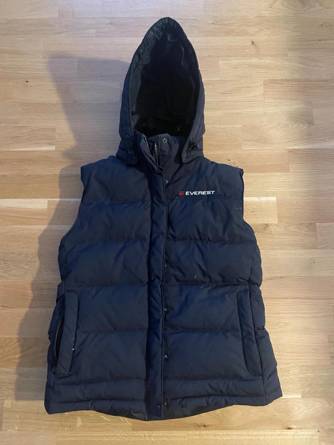 Svart dunväst med huva från Everest - 1