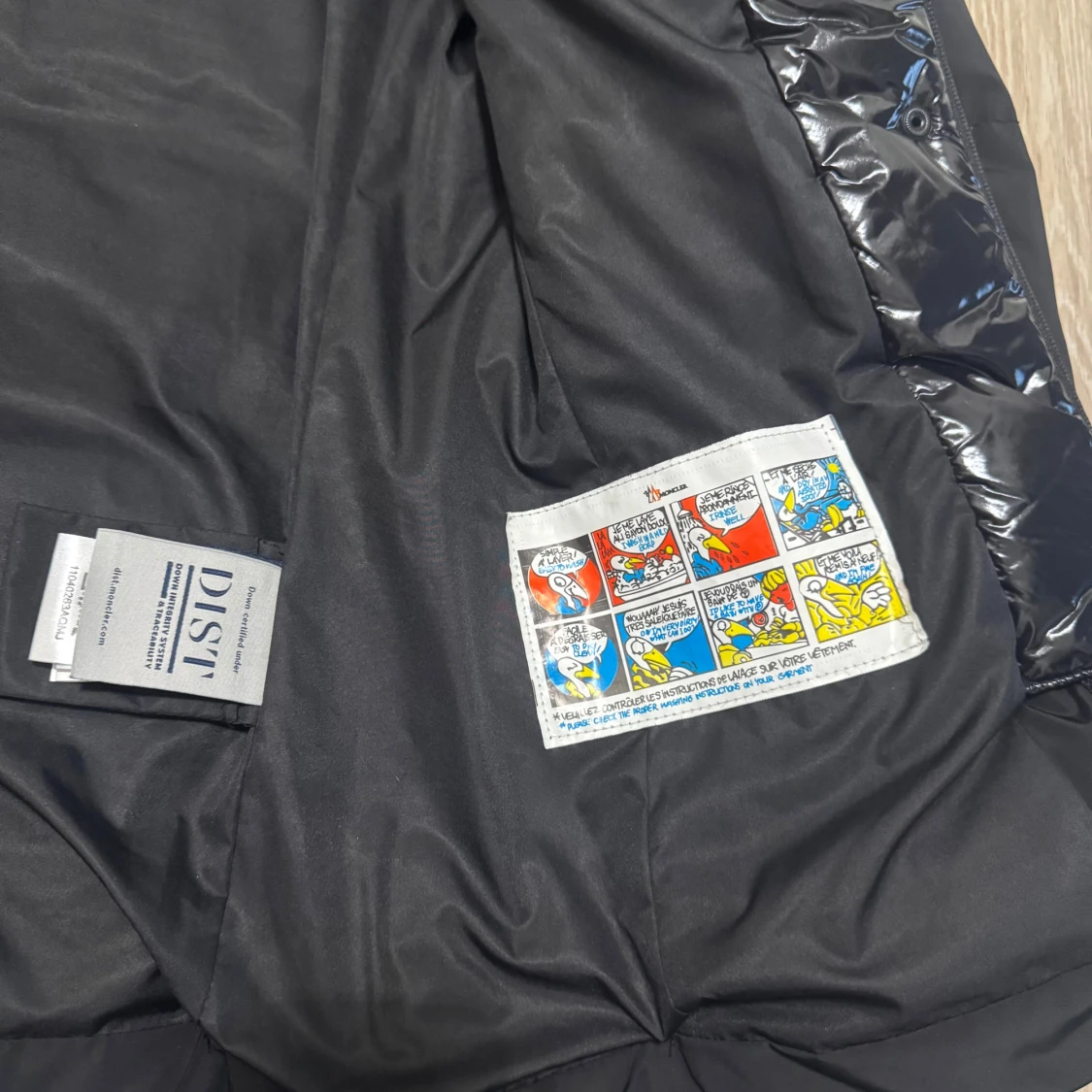 Svart Moncler pufferjacka med huva - 4