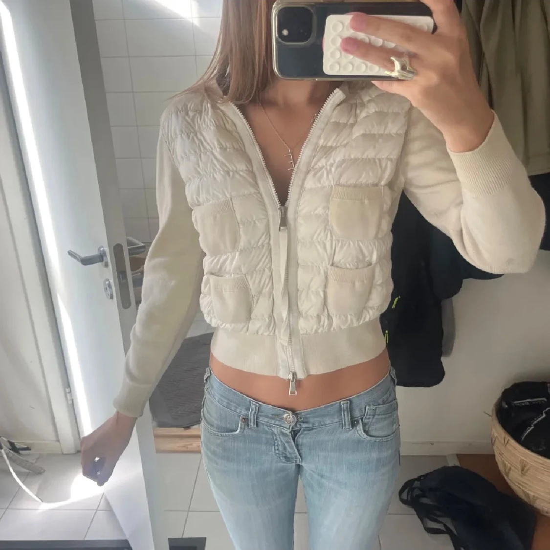 Beige quiltad Moncler pufferjacka - 1