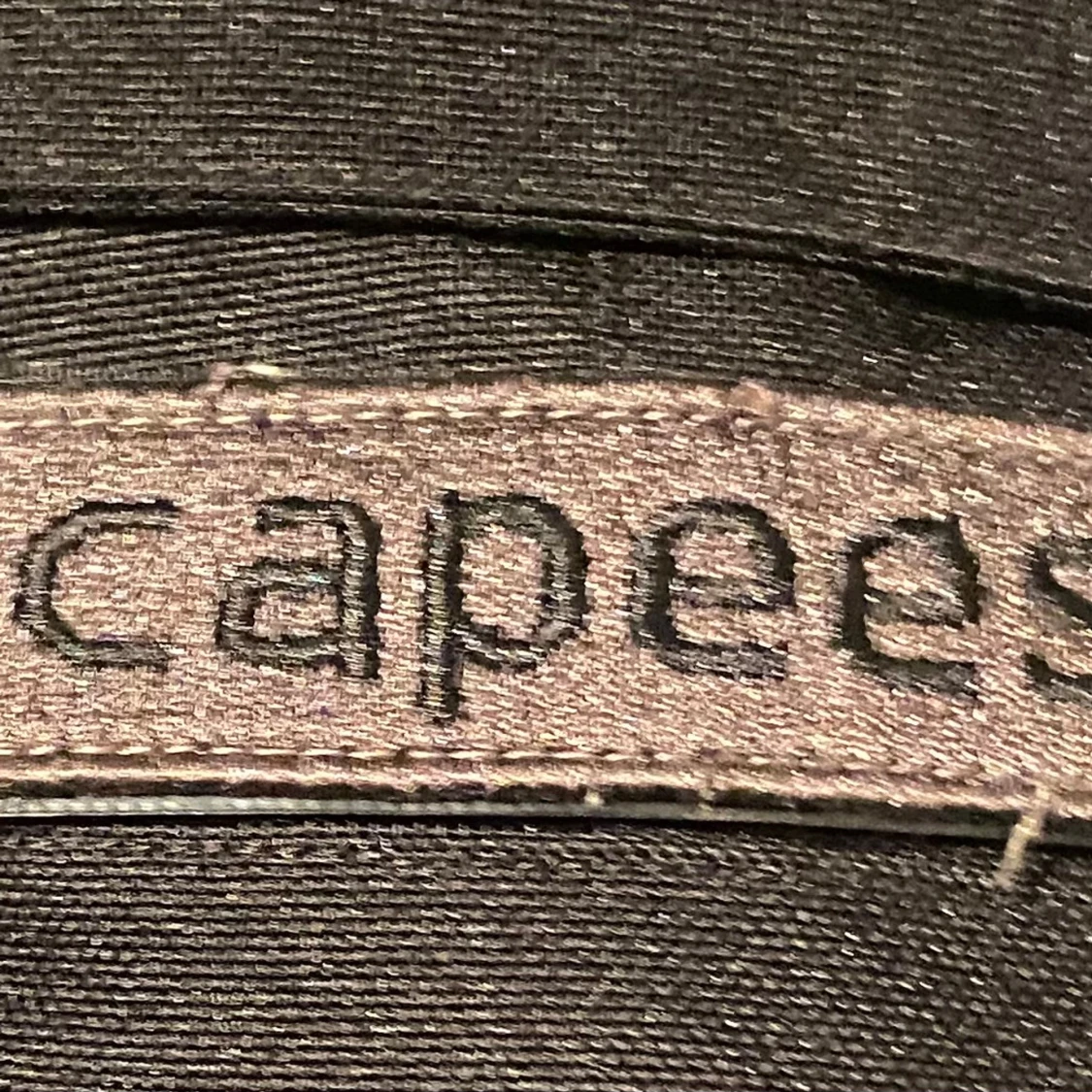 Grå svart capeesh - 2