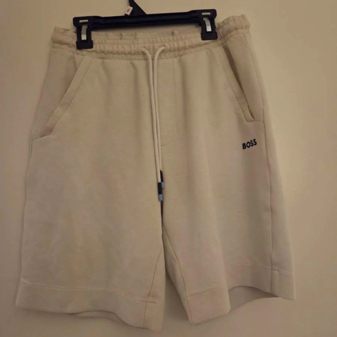 Vit sweatshirt från BOSS med tryck - 4