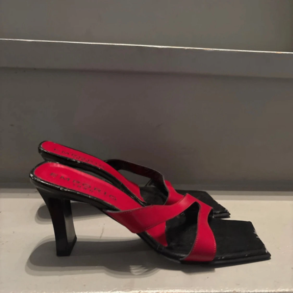 Svarta/ röda klackar Emporio - 3