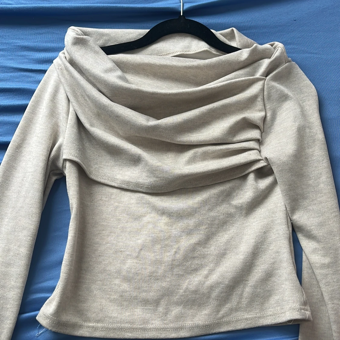 Beige offshoulder topp - 2