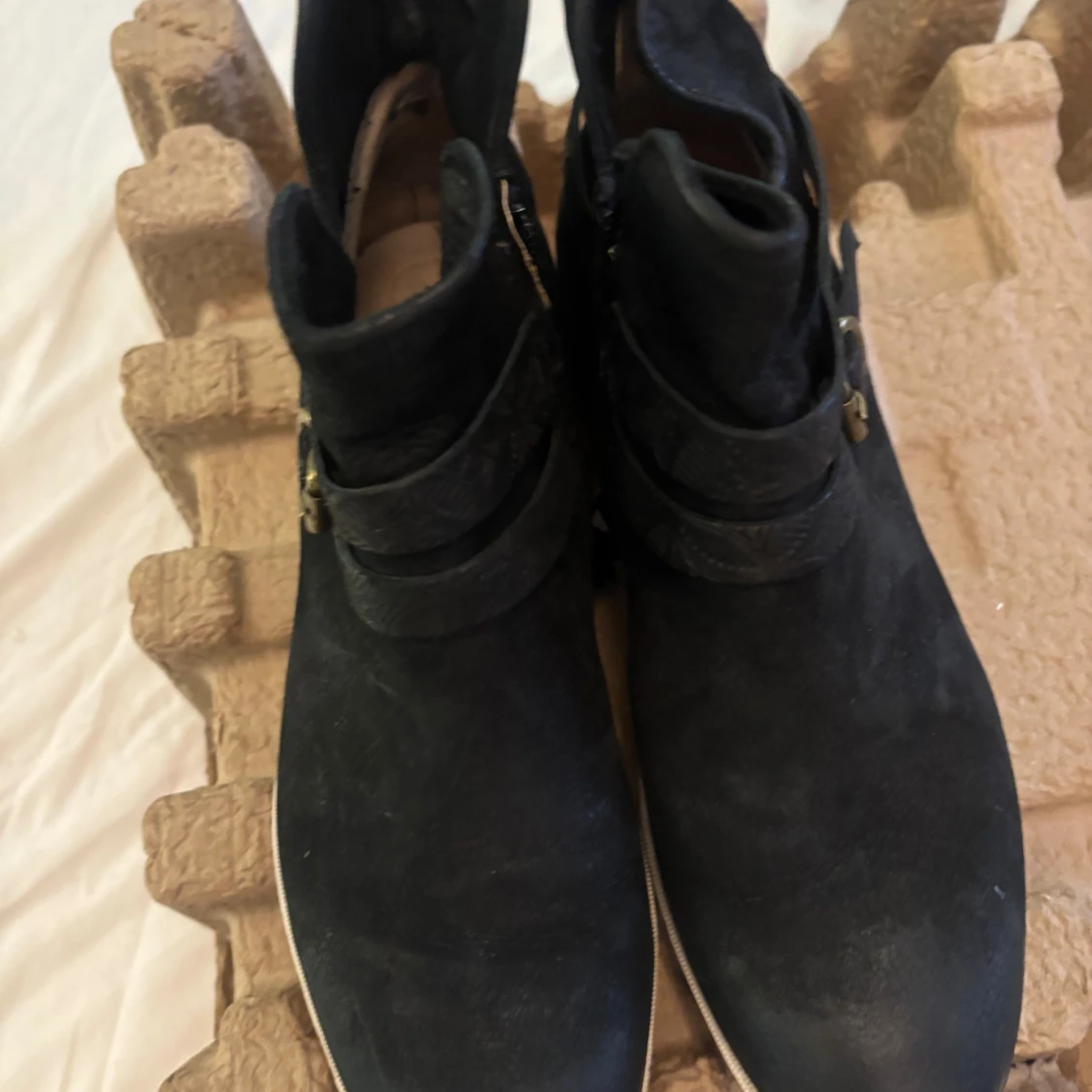 Svarta boots från MJUS i mocka