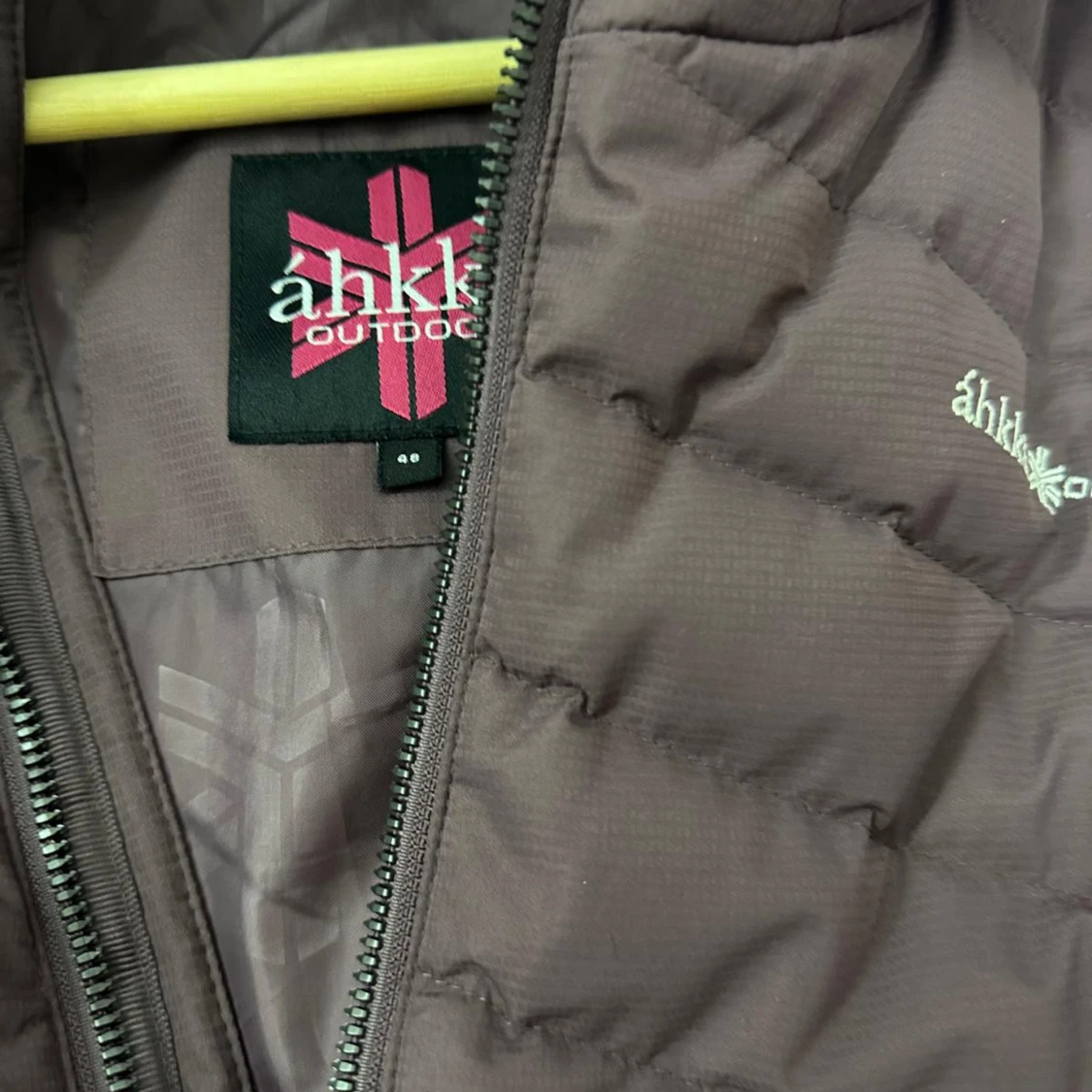 Mörkbrun pufferjacka från Åhkká - 2