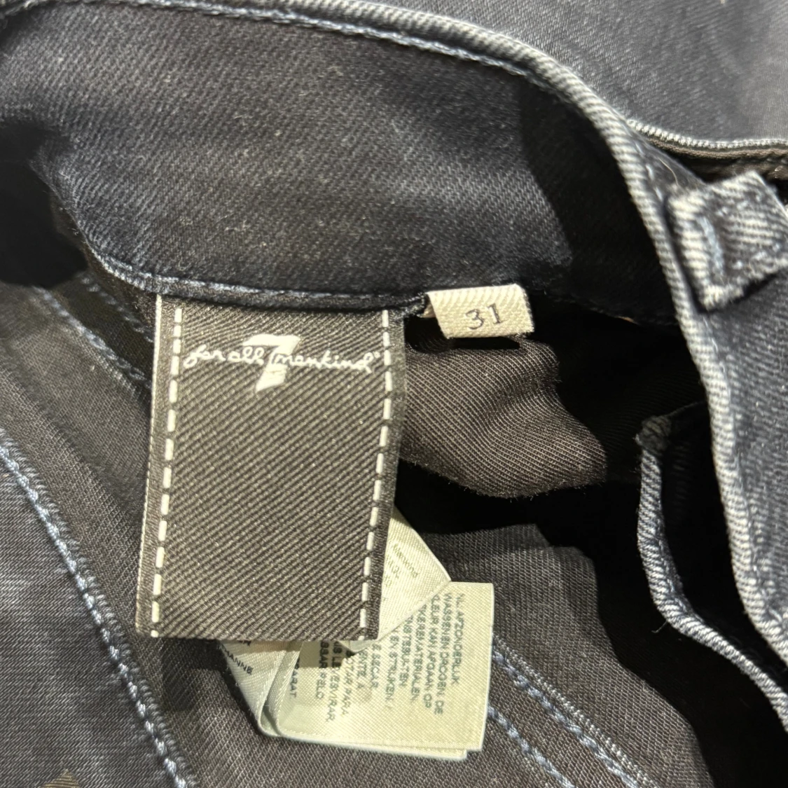 Mörkblåa jeans från 7 For All Mankind - 3