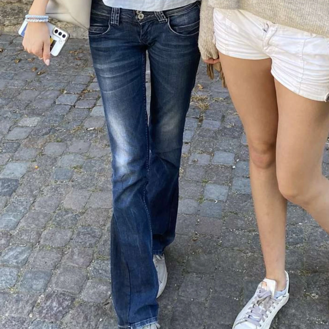 Mörkblå bootcut jeans med låg midja - 3