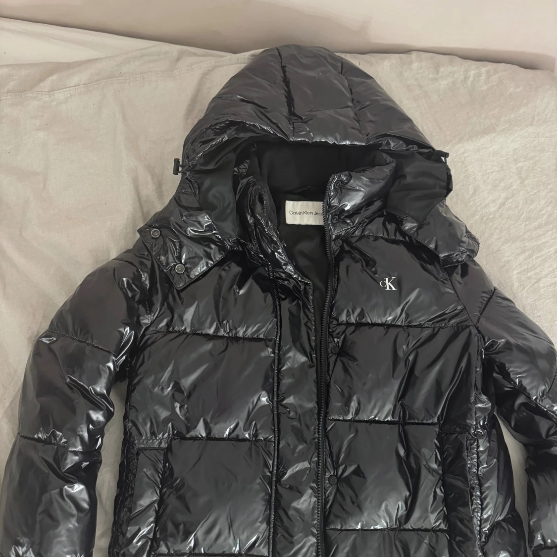 Glansig pufferjacka  - 2