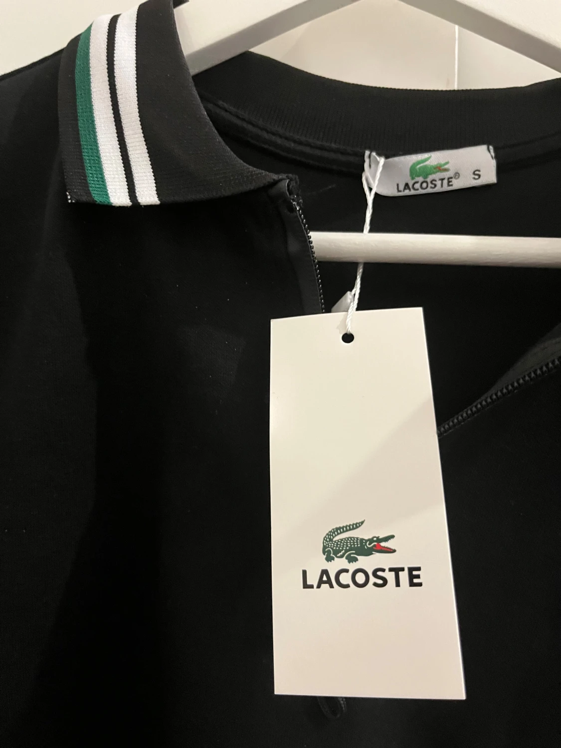 Svart pikétröja Lacoste med krage - 1
