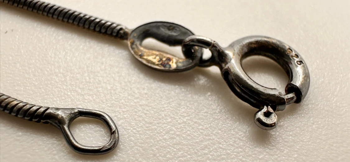 Halskedja Ormlänk, längd: 38,5cm, bredd: 1,5mm, oxiderad, oxidering sliten, 925 silver, Vikt: 4,2g. - 2