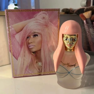 Parfym - Helt ny nicki minaj parfym i doften Pink friday. 100 ml
