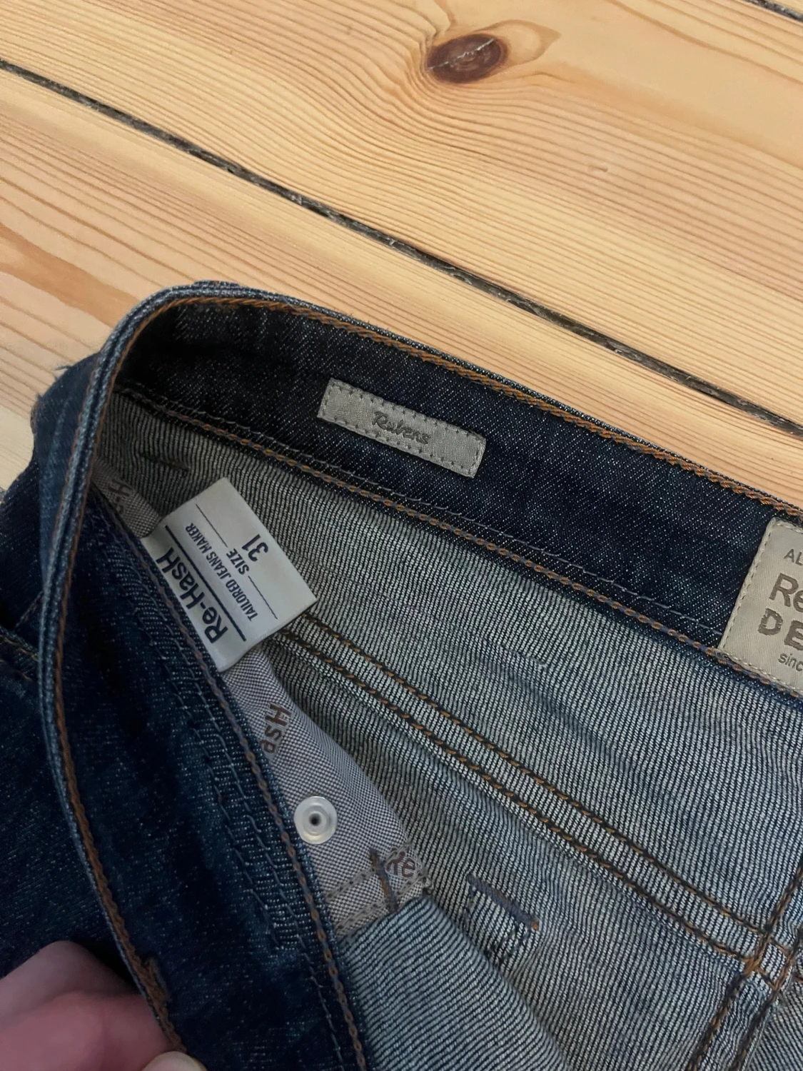 Mörkblå jeans från Re-Hash - 6