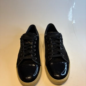 Lanvin Skor - | Lanvin Skor Svarta | Uk8 | Skick 8/10 | Inga tillbehör | Nypris 5299kr Mitt pris 2199kr