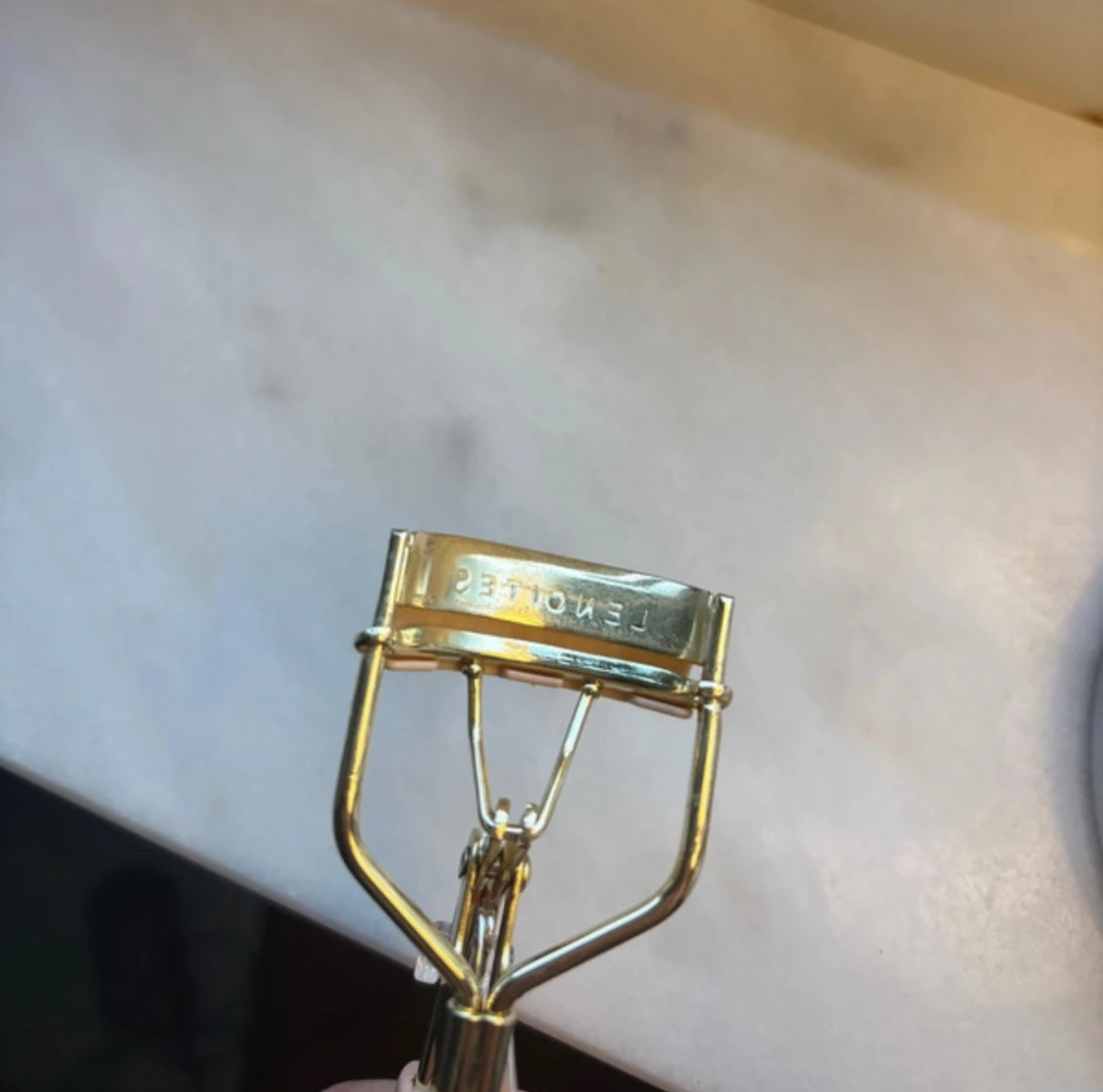 Lenoites ögonfransböjare  - 3