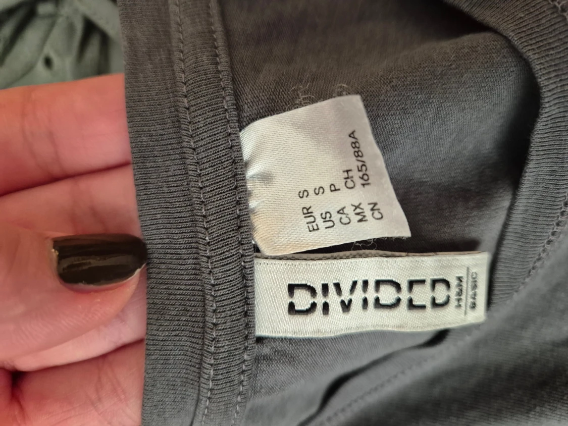 Mörkgrå t-shirt  - 3