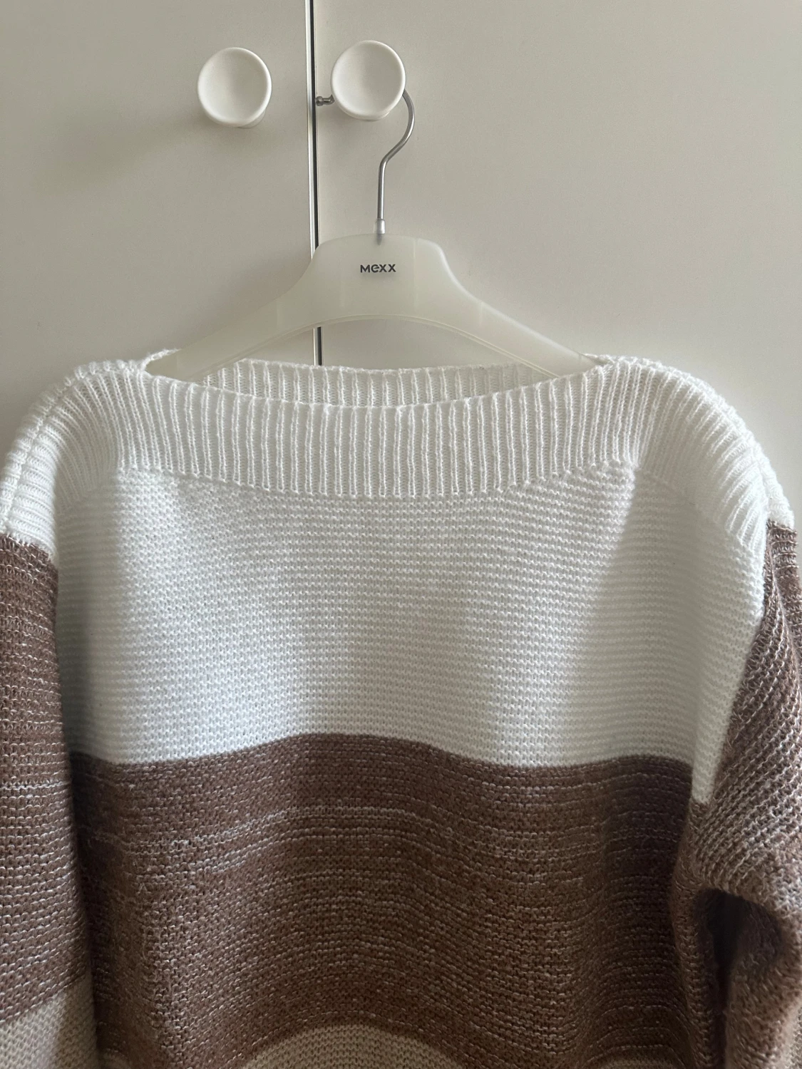 Randig stickad tröja - 1