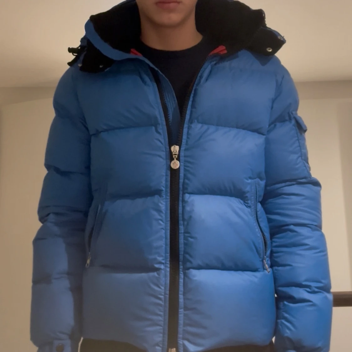 Blå Moncler vinterjacka med huva - 1