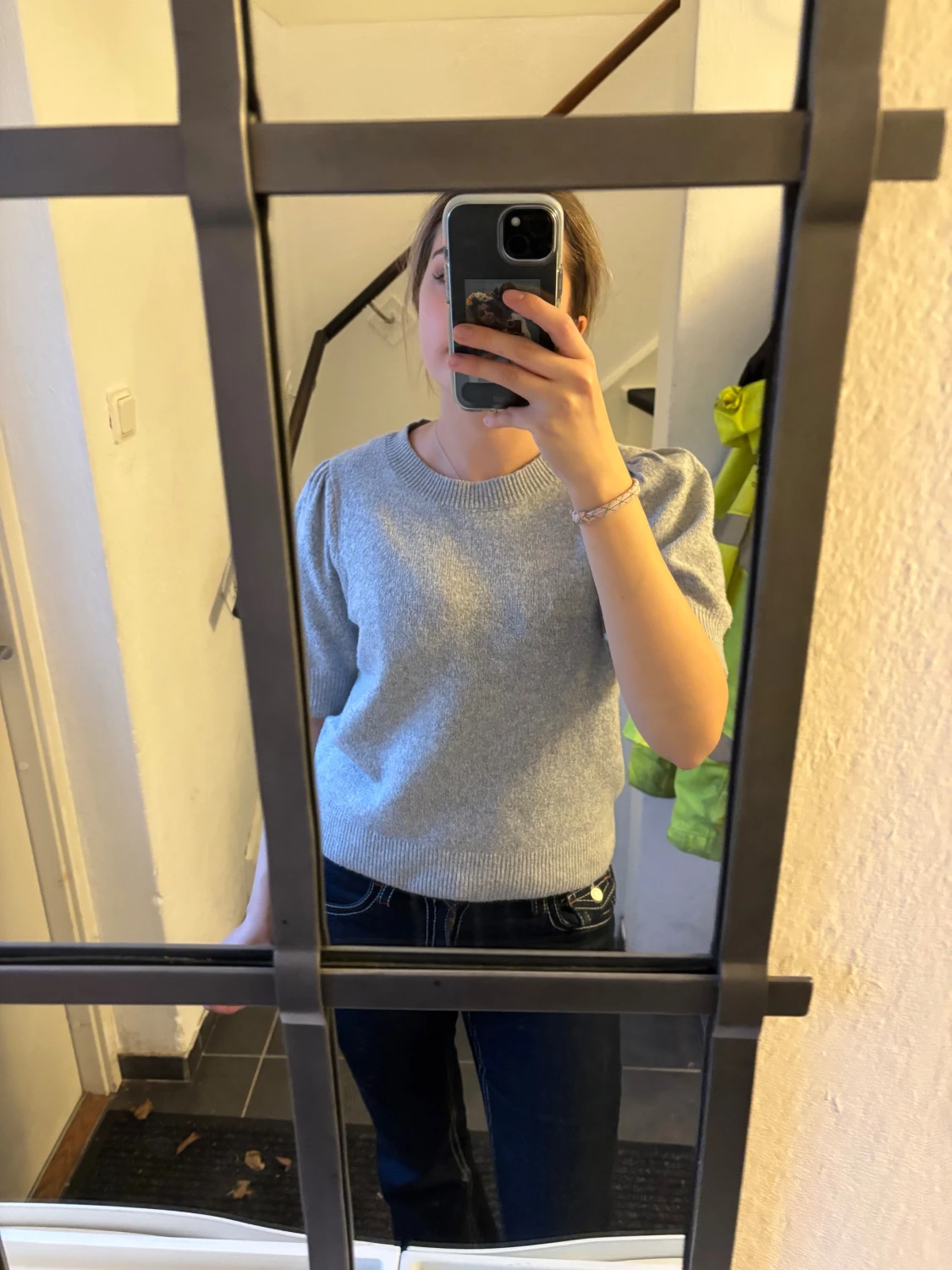 Grå stickad puffärm tröja - 1