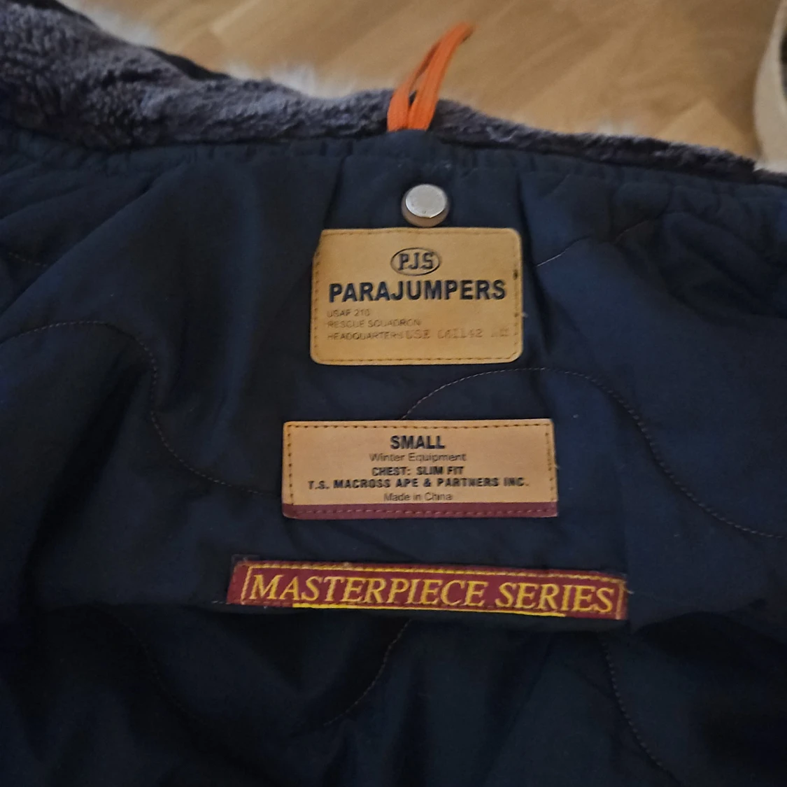 Svart parkajacka S - 2