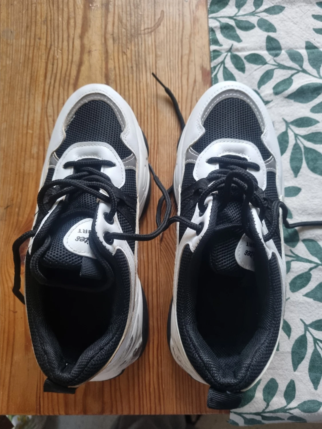 Chunky svartvita sneakers