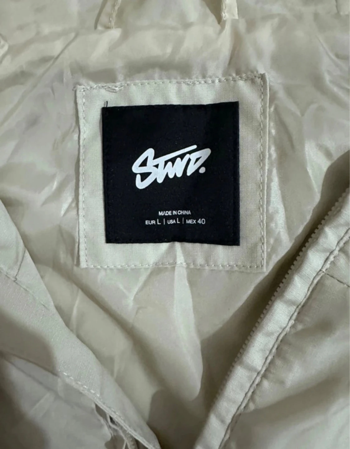 Vit vindjacka från SWD, storlek L - 1