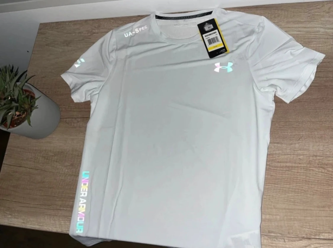 Under armour t shirt