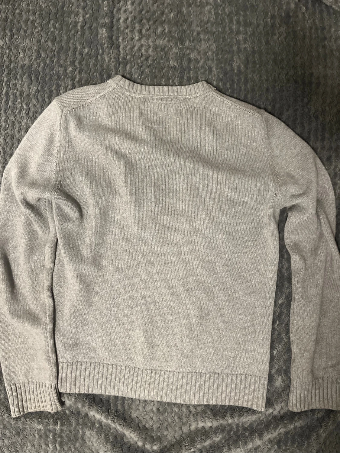 Morris grå stickad  - 1