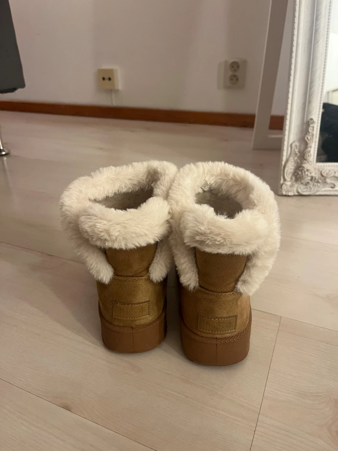 Beige pälsfodrade boots - 2