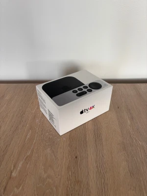 Apple TV 4K Wi-Fi - Säljer min Apple TV då jag inte använder den. 