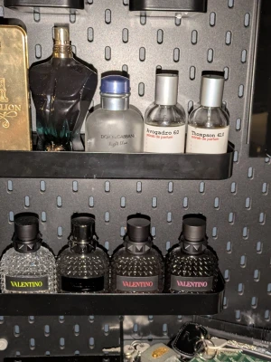 Parfym byten  - Söker byten/ köpa. bara att höra av sig vid minsta fråga 