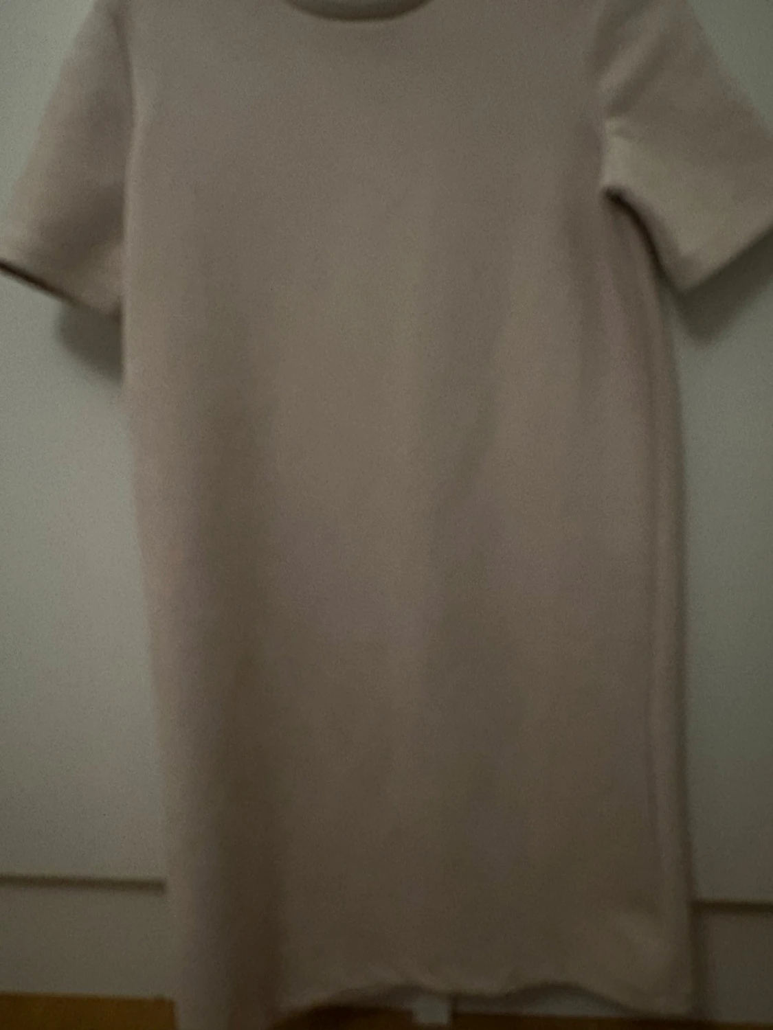 Rosa kortärmad klänning