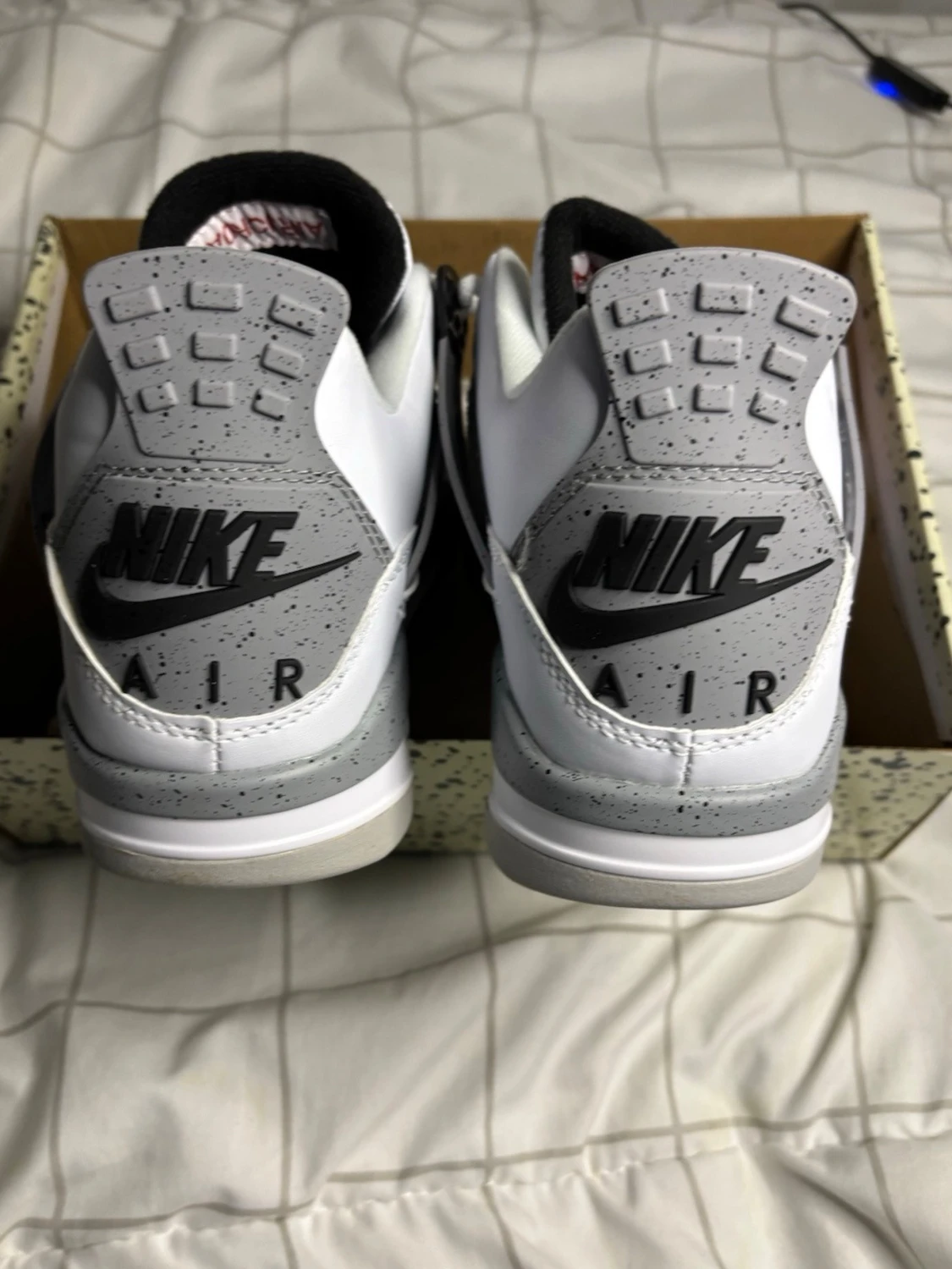 Nike Air Jordan 4 Vit/Grå Sneakers - 2