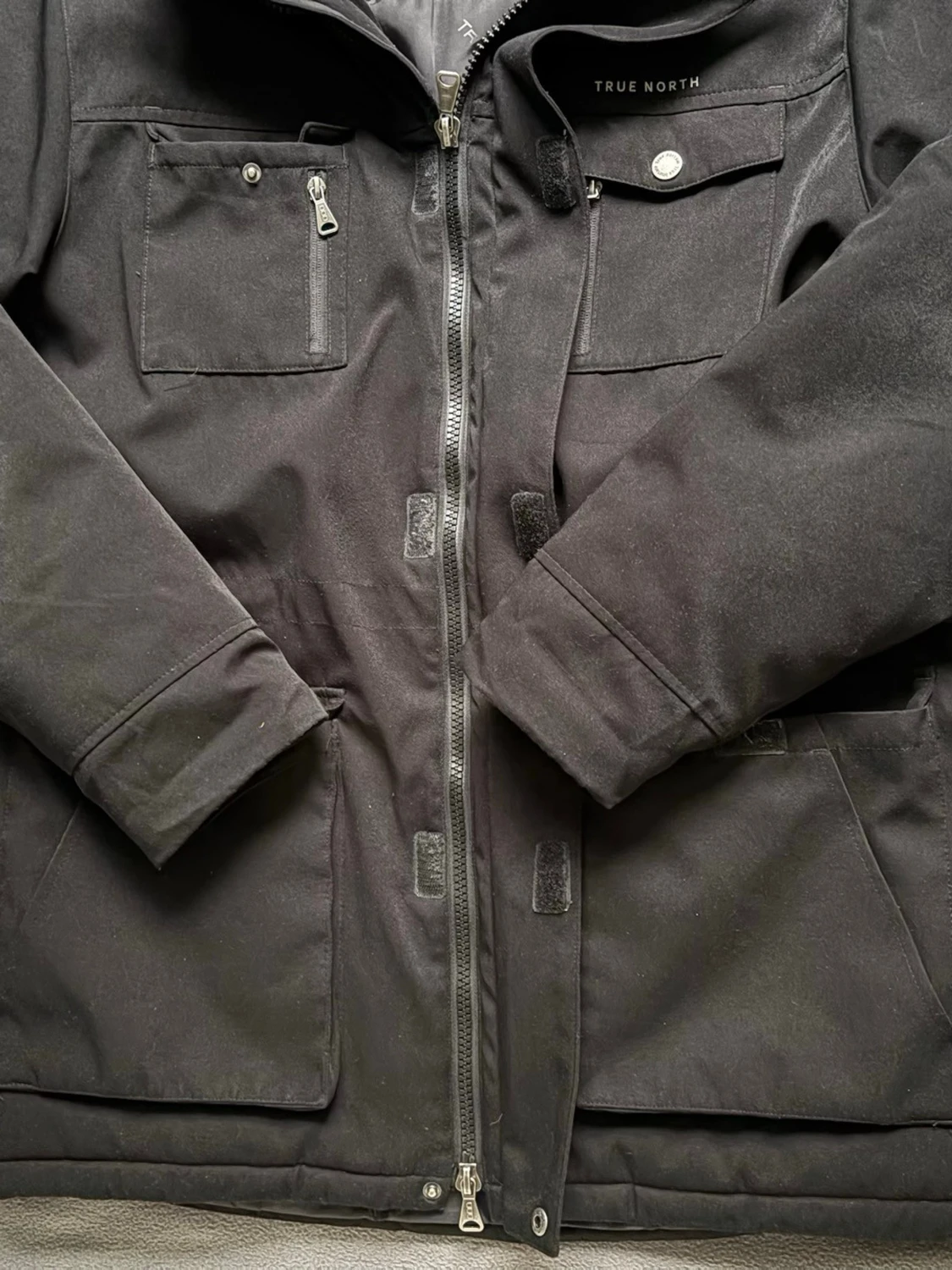 Svart parkas från True North  - 4