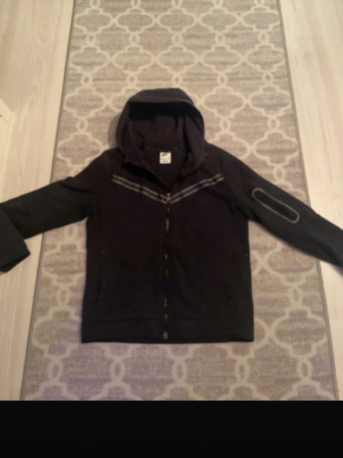 Svart hoodie från Nike med dragkedja - 2