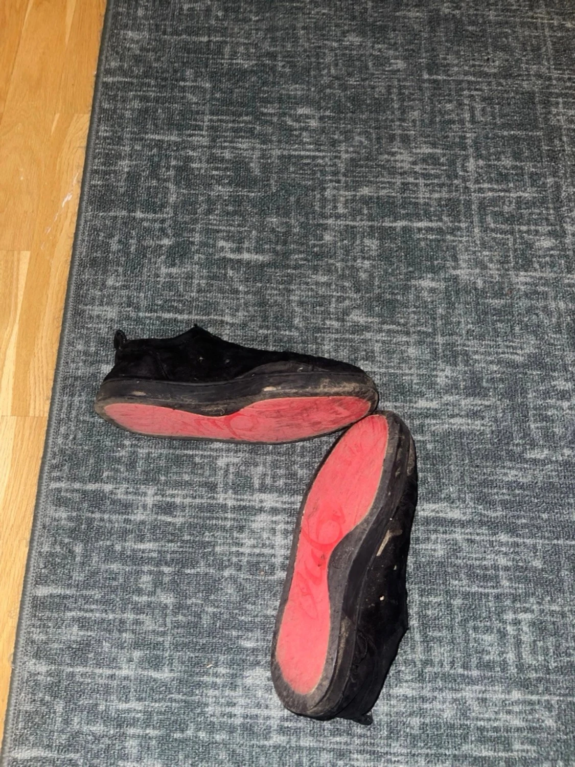 Louboutin skor (svarta)  - 1